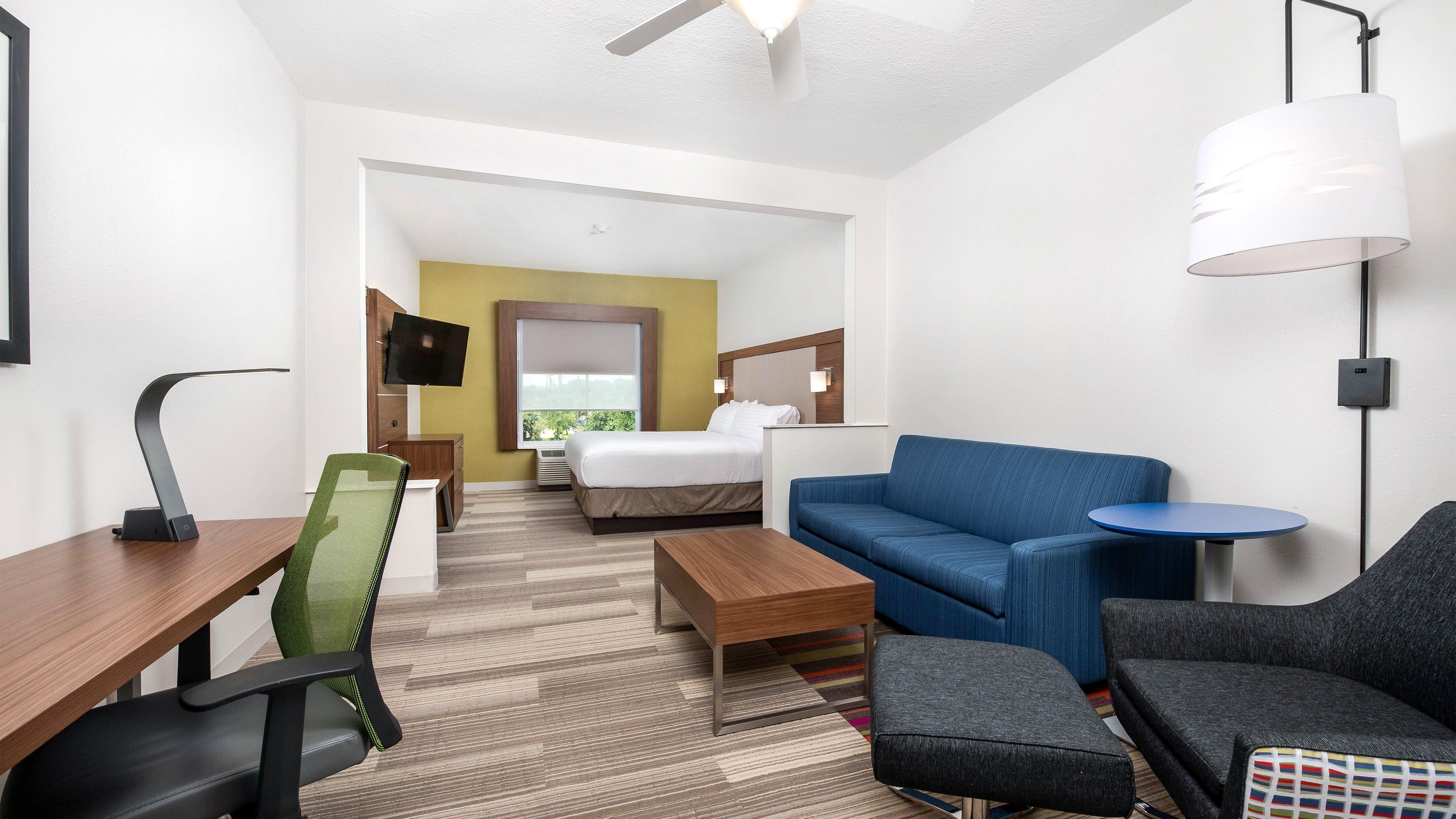 Holiday Inn Express Hotel And Suites Conroe By Ihg Exterior photo