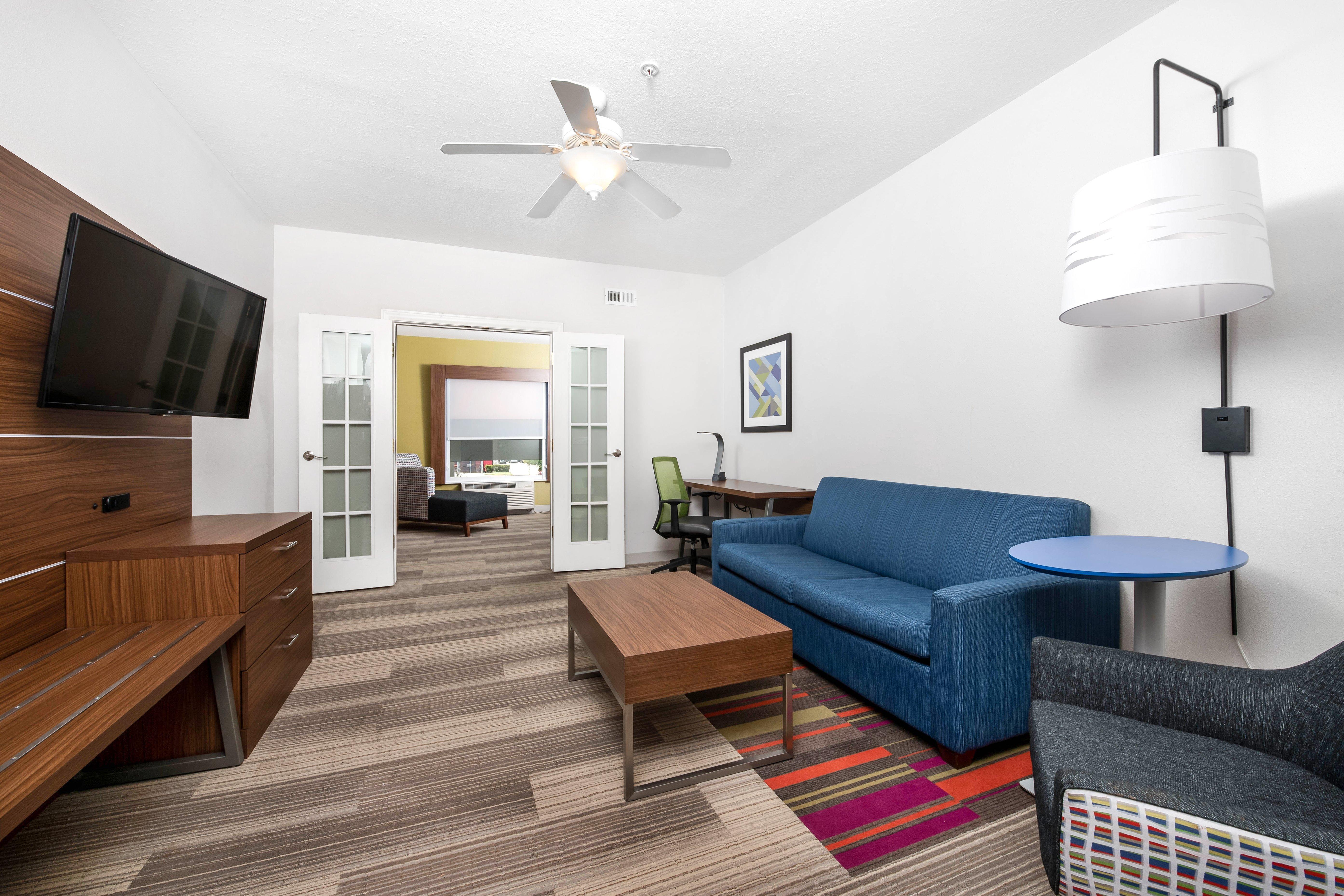 Holiday Inn Express Hotel And Suites Conroe By Ihg Exterior photo